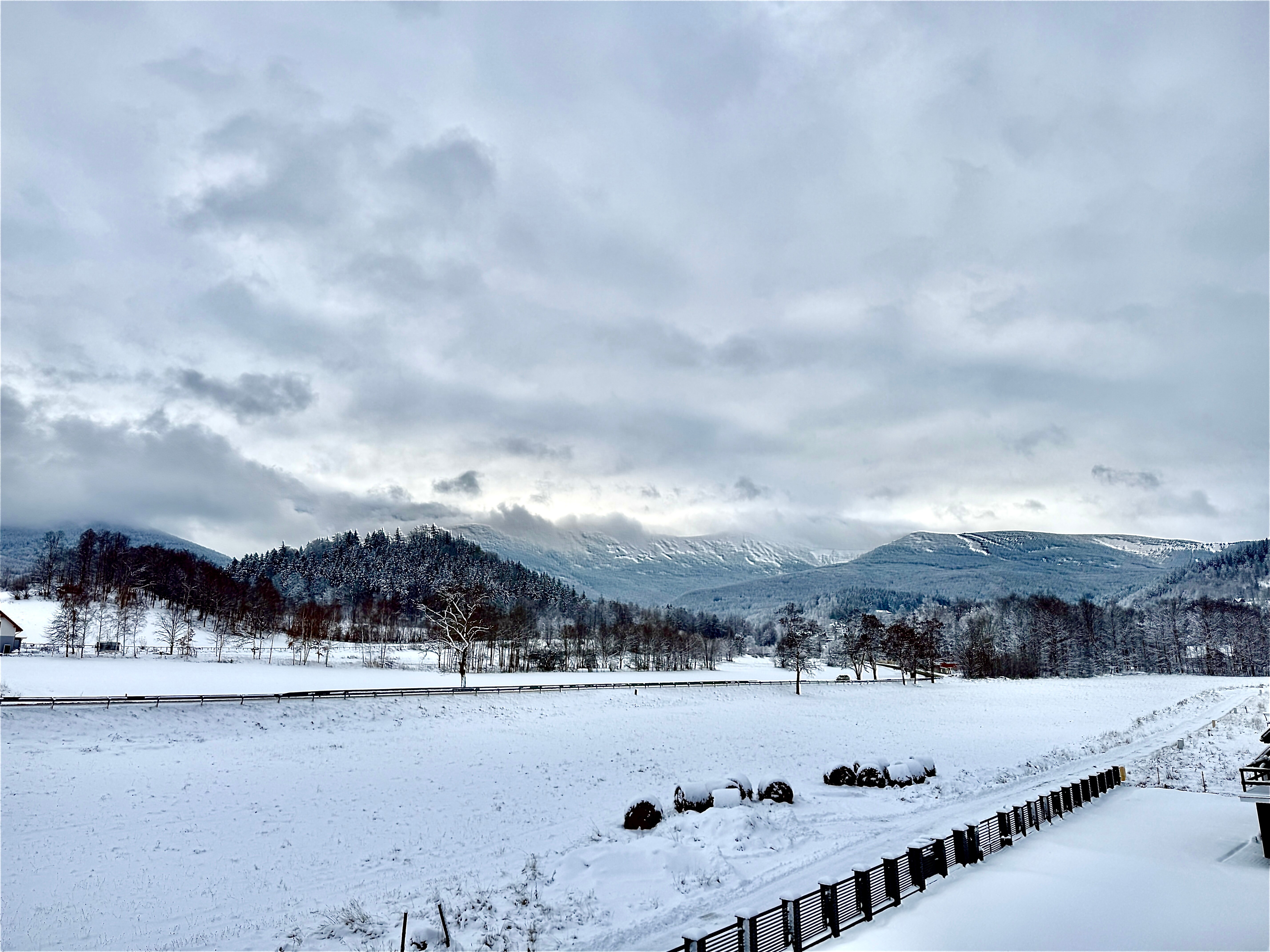 Panorama Karkonoszy z tarasu apartamentu